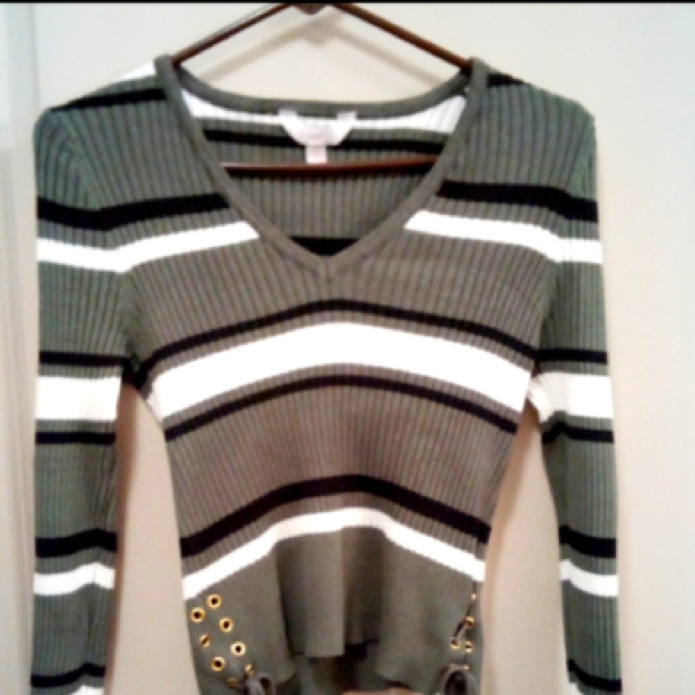 Fashionable Cropped Sweater